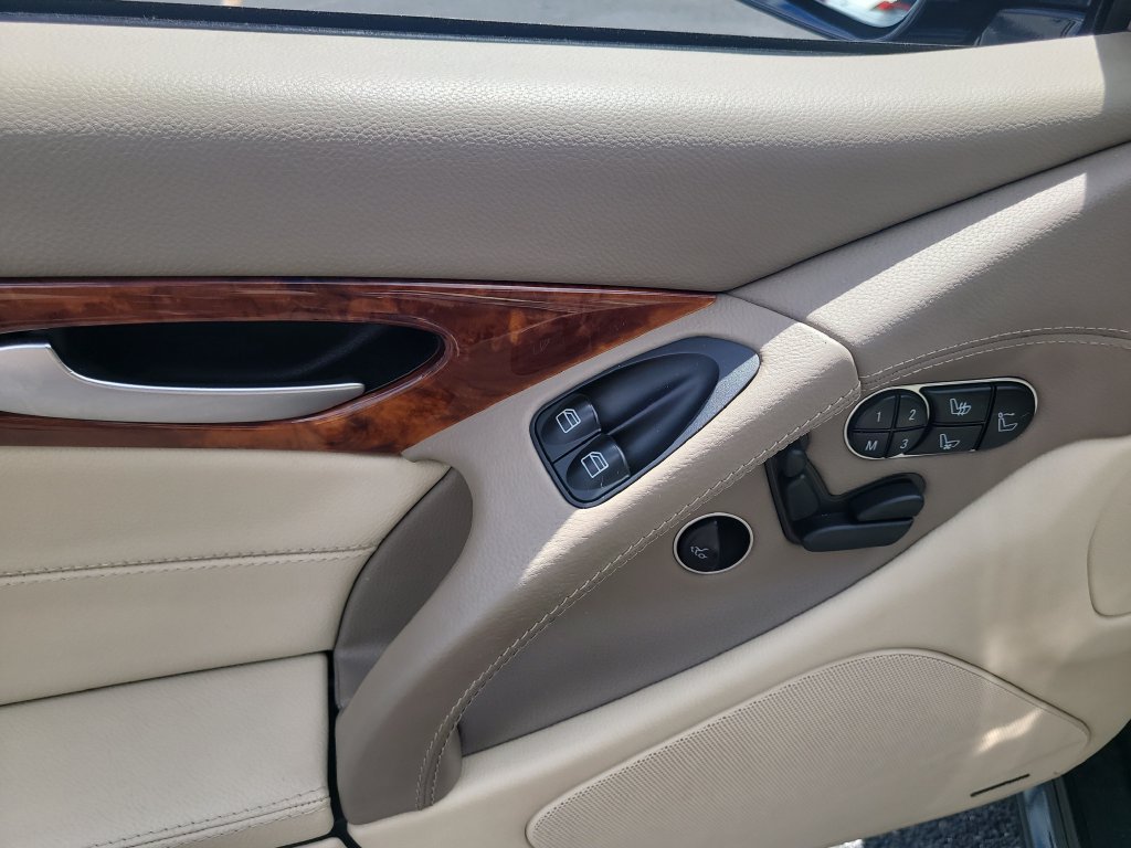 Used 2009 Mercedes-Benz SL 550 image 13