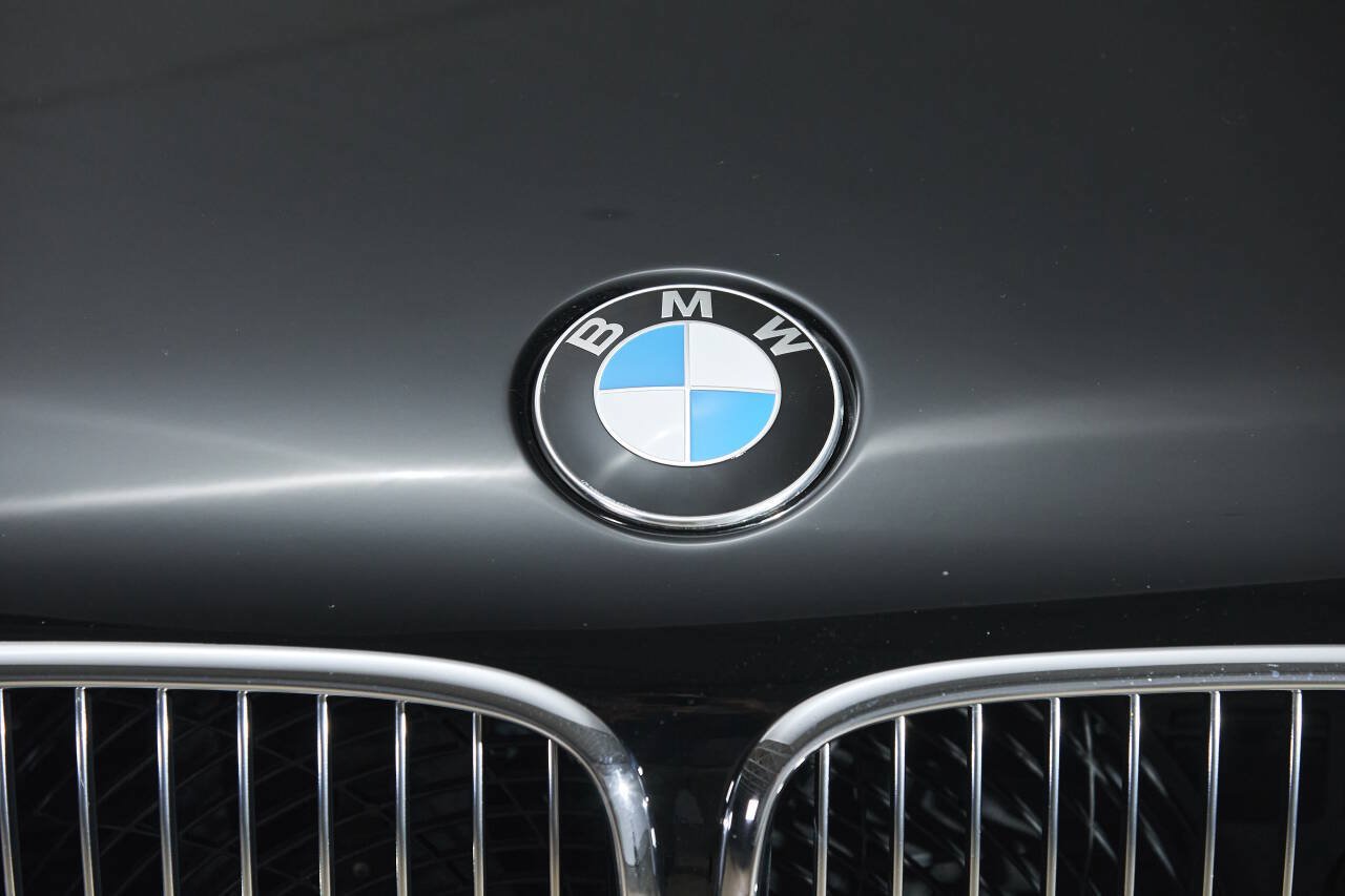Used 2003 BMW M5 RWD image 37