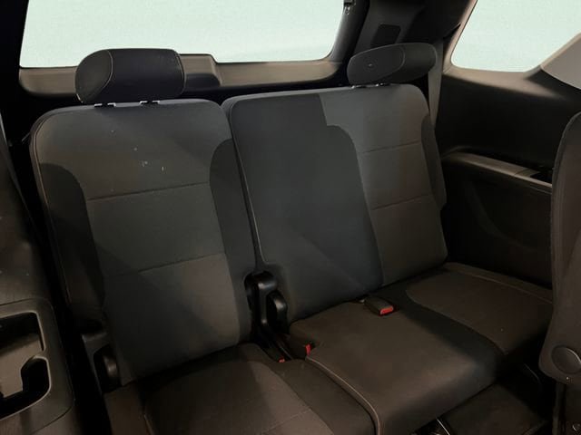 Used 2021 Chevrolet Traverse LT w/ LPO, Floor Liner Package AWD/4WD image 8