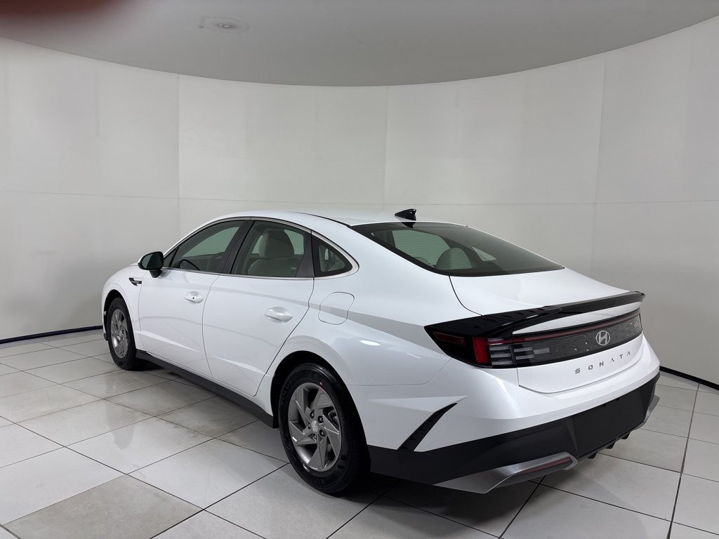 New 2026 Hyundai Sonata SE FWD image 3