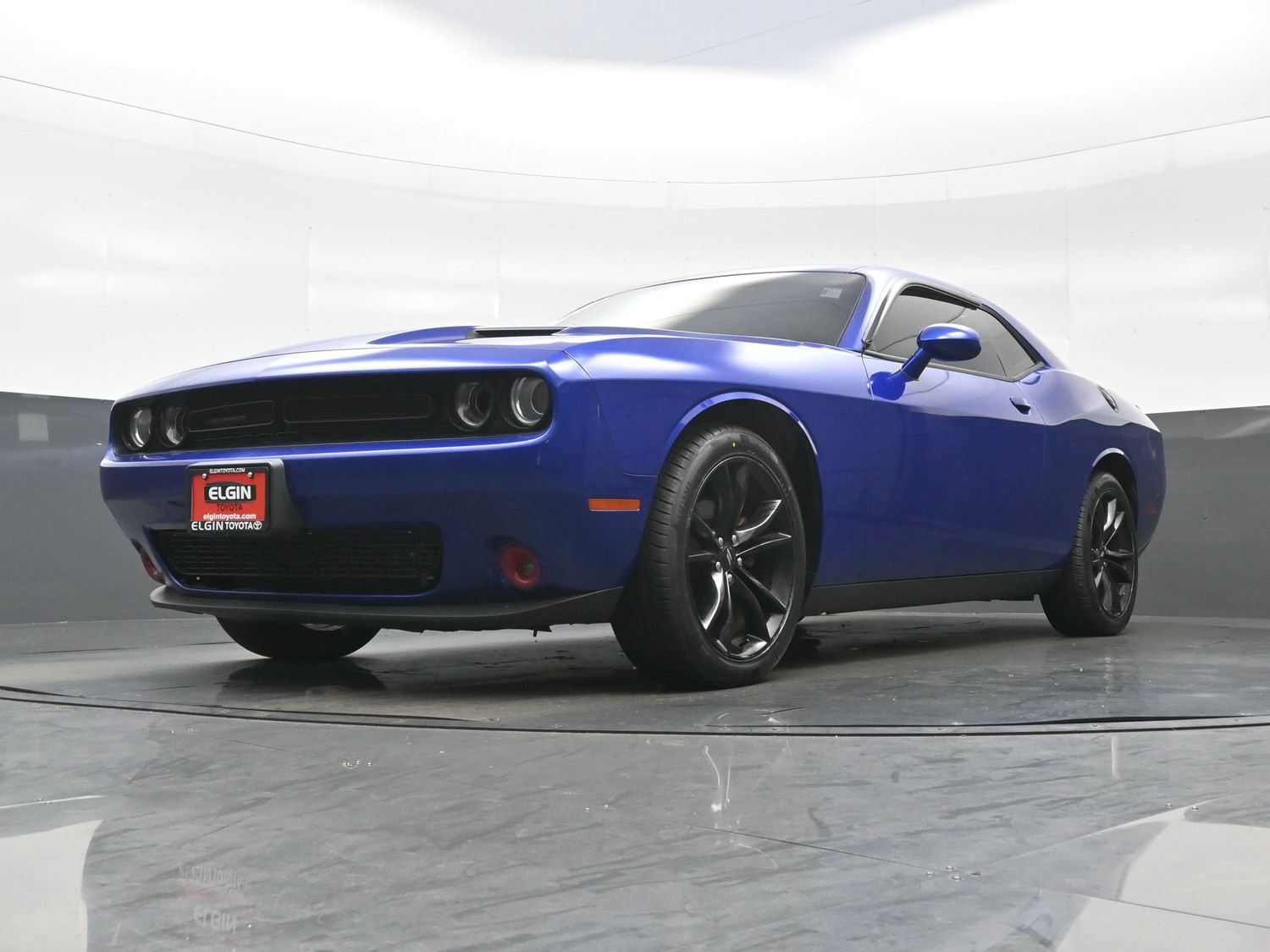 Used 2018 Dodge Challenger SXT w/ Blacktop Package RWD image 27
