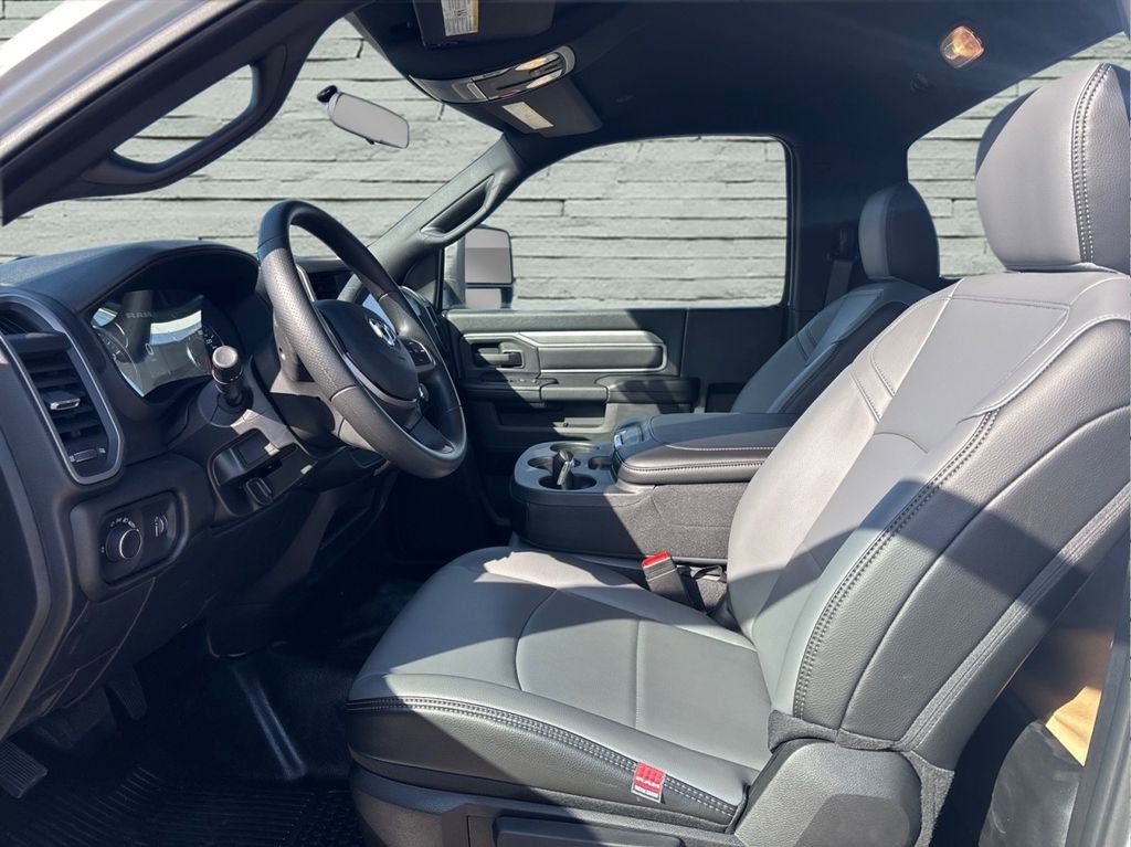 New 2024 RAM 5500 Tradesman AWD/4WD image 9