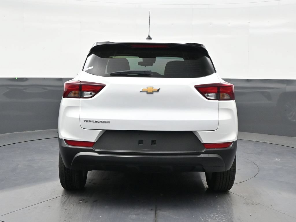 Used 2025 Chevrolet TrailBlazer LS FWD image 4