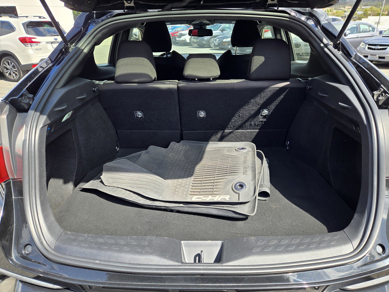 Used 2018 Toyota C-HR XLE FWD image 27