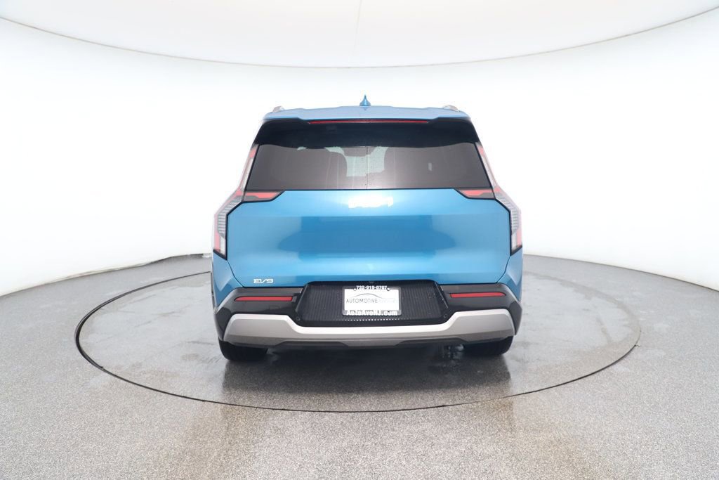 Used 2024 Kia EV9 Land image 4
