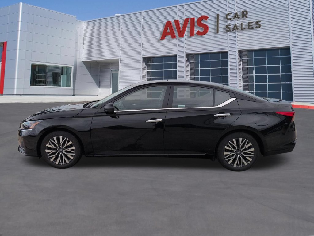 Used 2025 Nissan Altima 2.5 SV FWD image 10