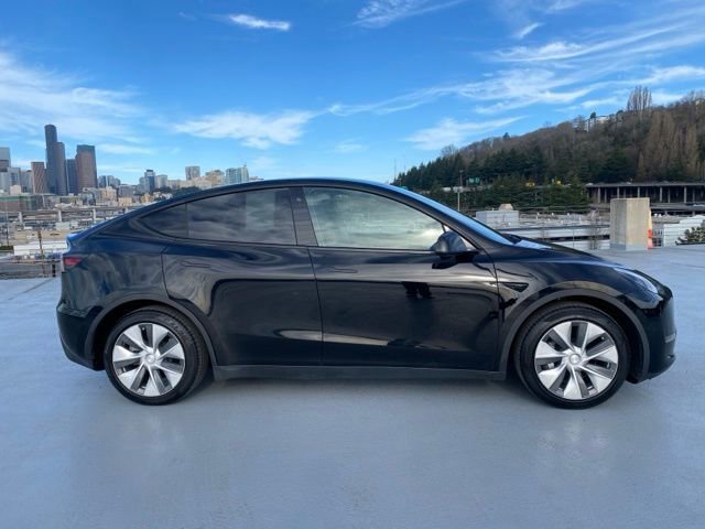 Used 2020 Tesla Model Y Long Range image 2