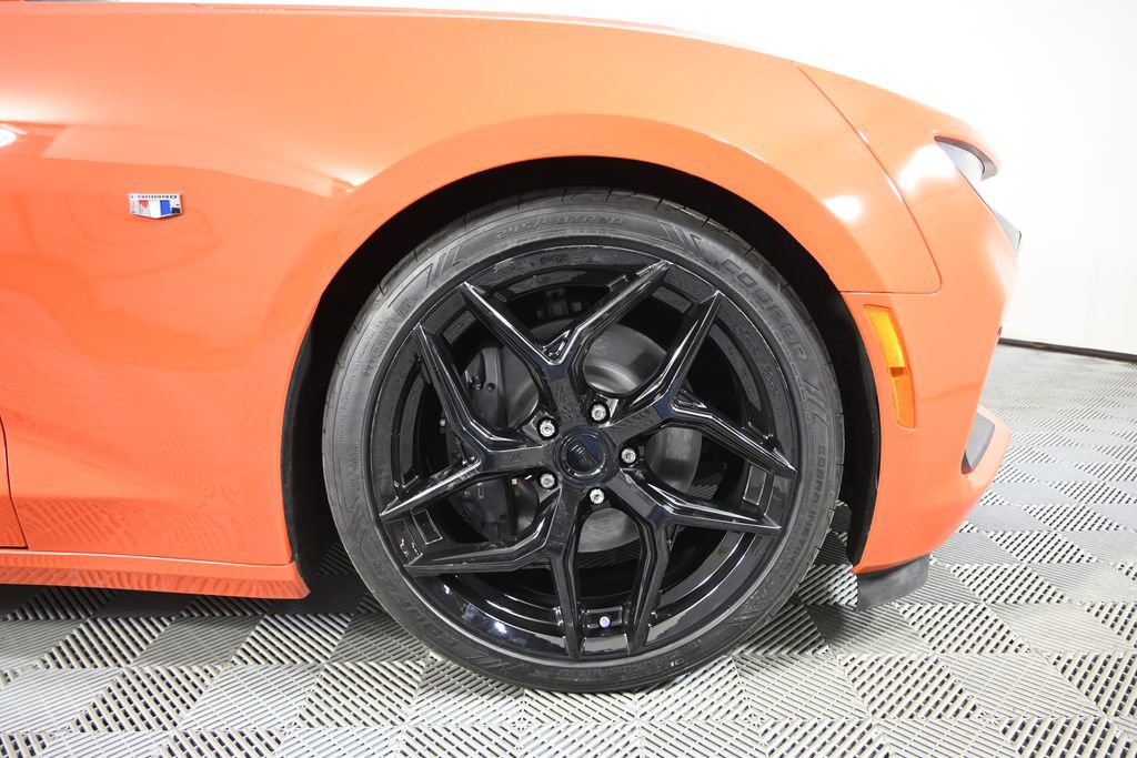Used 2019 Chevrolet Camaro SS RWD image 11