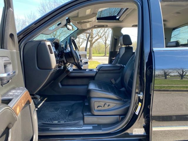 Used 2018 GMC Sierra 2500 Denali w/ Duramax Plus Package AWD/4WD image 21