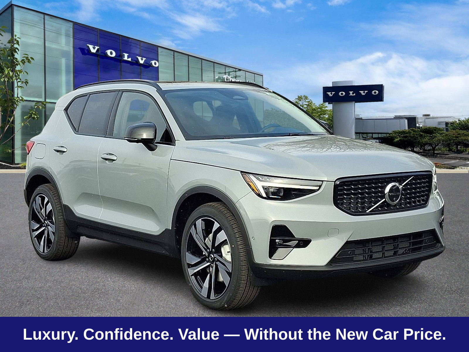 New 2026 Volvo XC40 B5 Ultra w/ Protection Package Premier AWD/4WD image 1