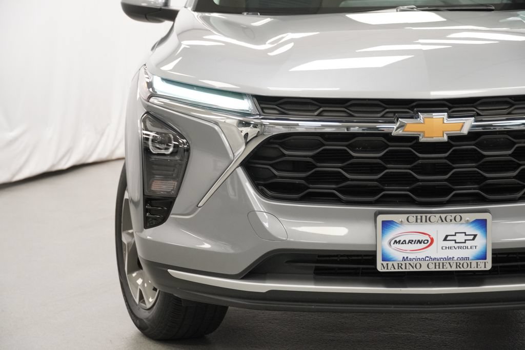 Used 2024 Chevrolet Trax LT w/ Driver Confidence Package FWD image 33