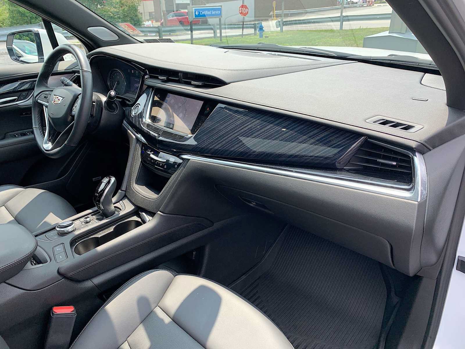Certified 2024 Cadillac XT6 Premium Luxury w/ Technology Package AWD/4WD image 30