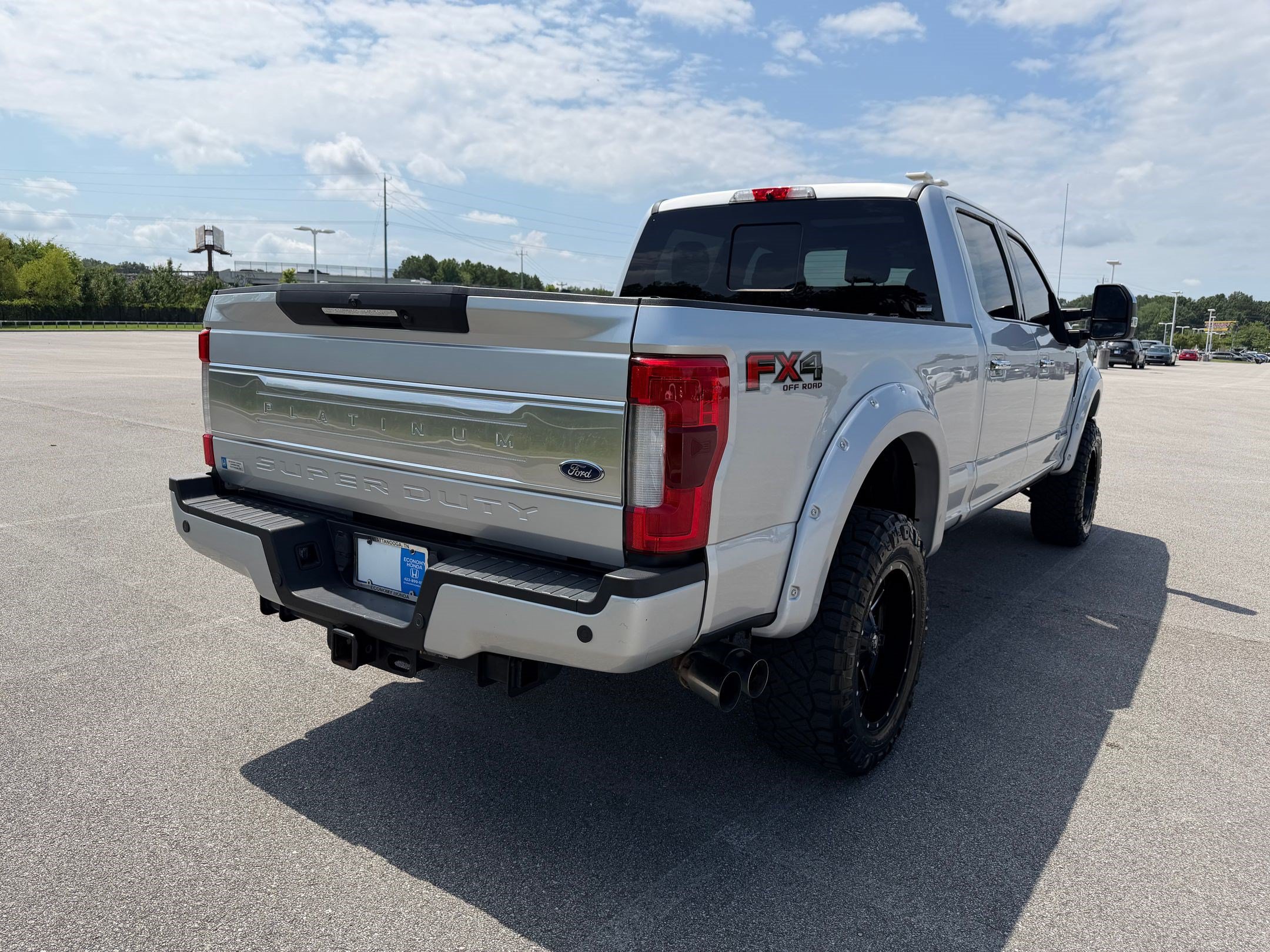 Used 2018 Ford F250 Platinum w/ Platinum Ultimate Package AWD/4WD image 9