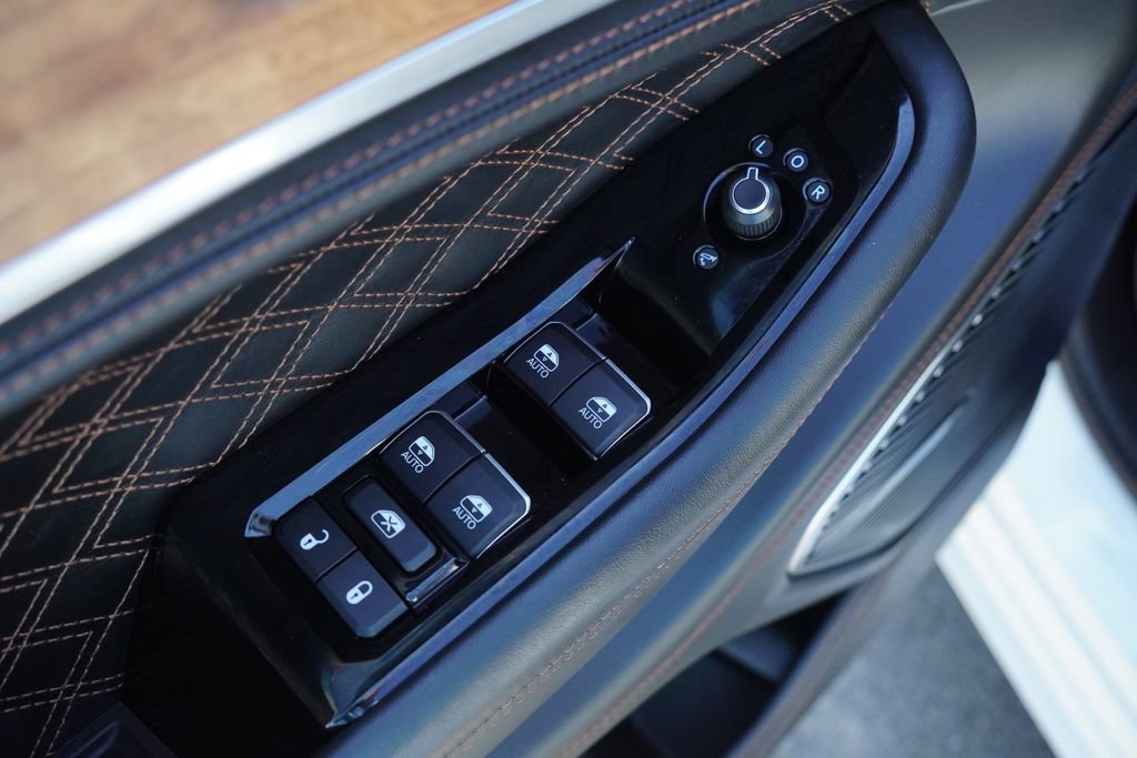 Certified 2022 Jeep Grand Cherokee Summit AWD/4WD image 19