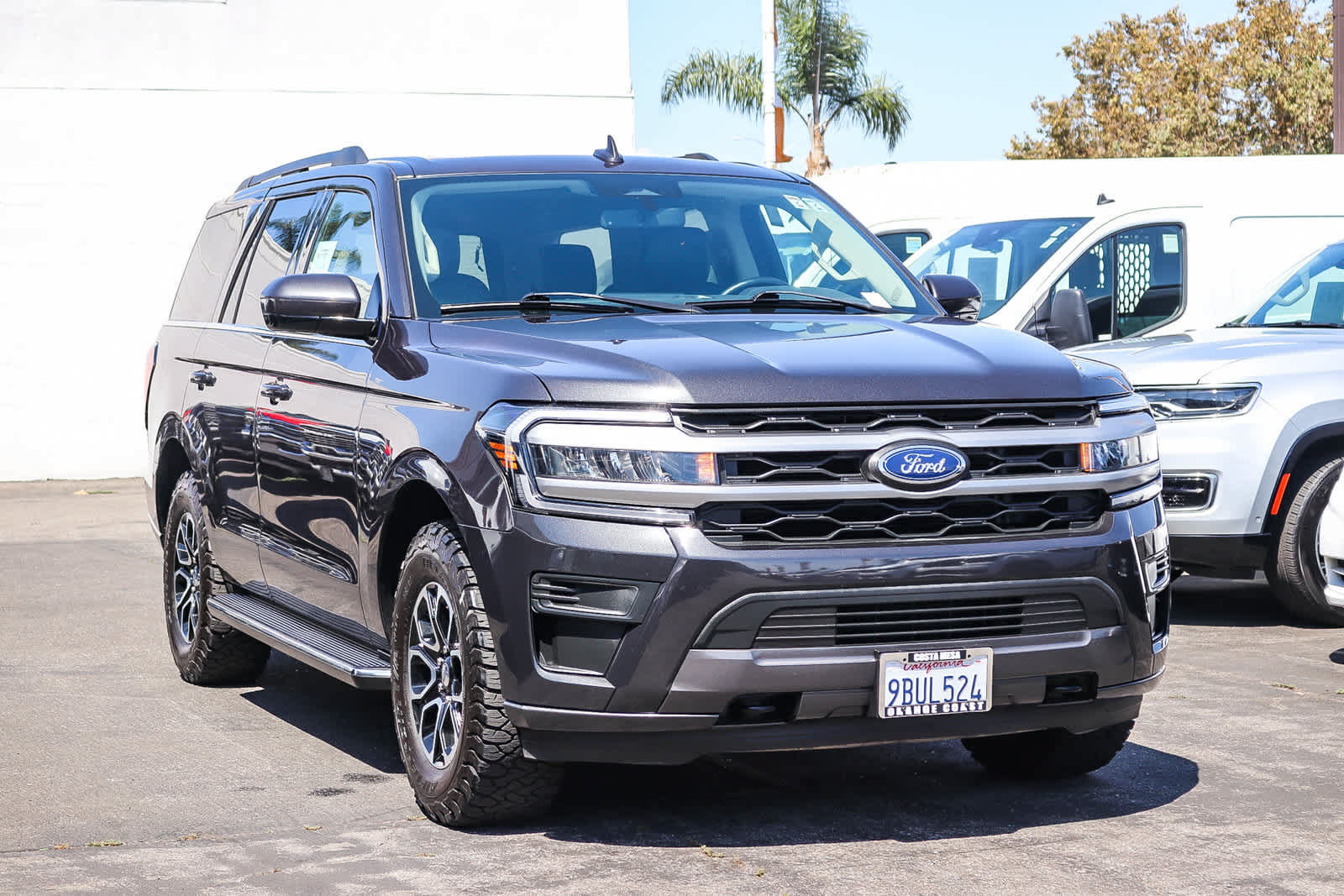 Used 2022 Ford Expedition XLT AWD/4WD image 3