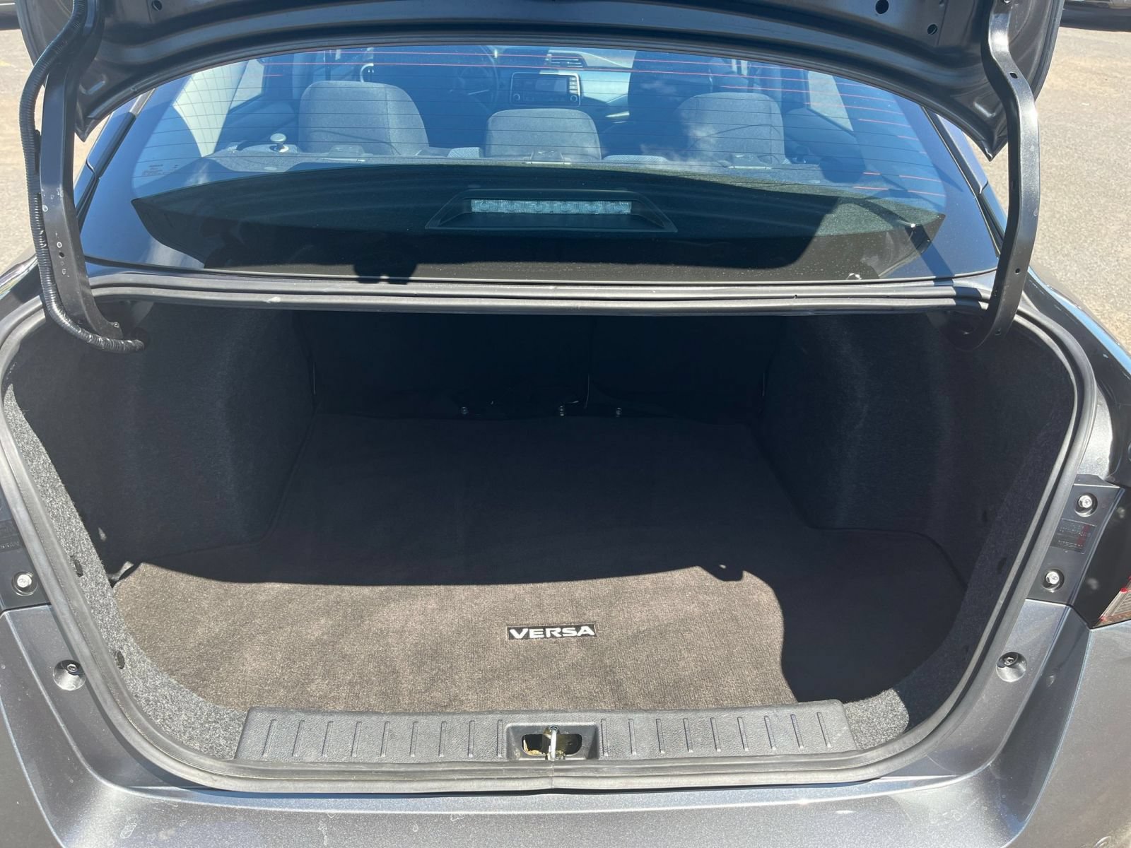 Used 2025 Nissan Versa SV FWD image 25