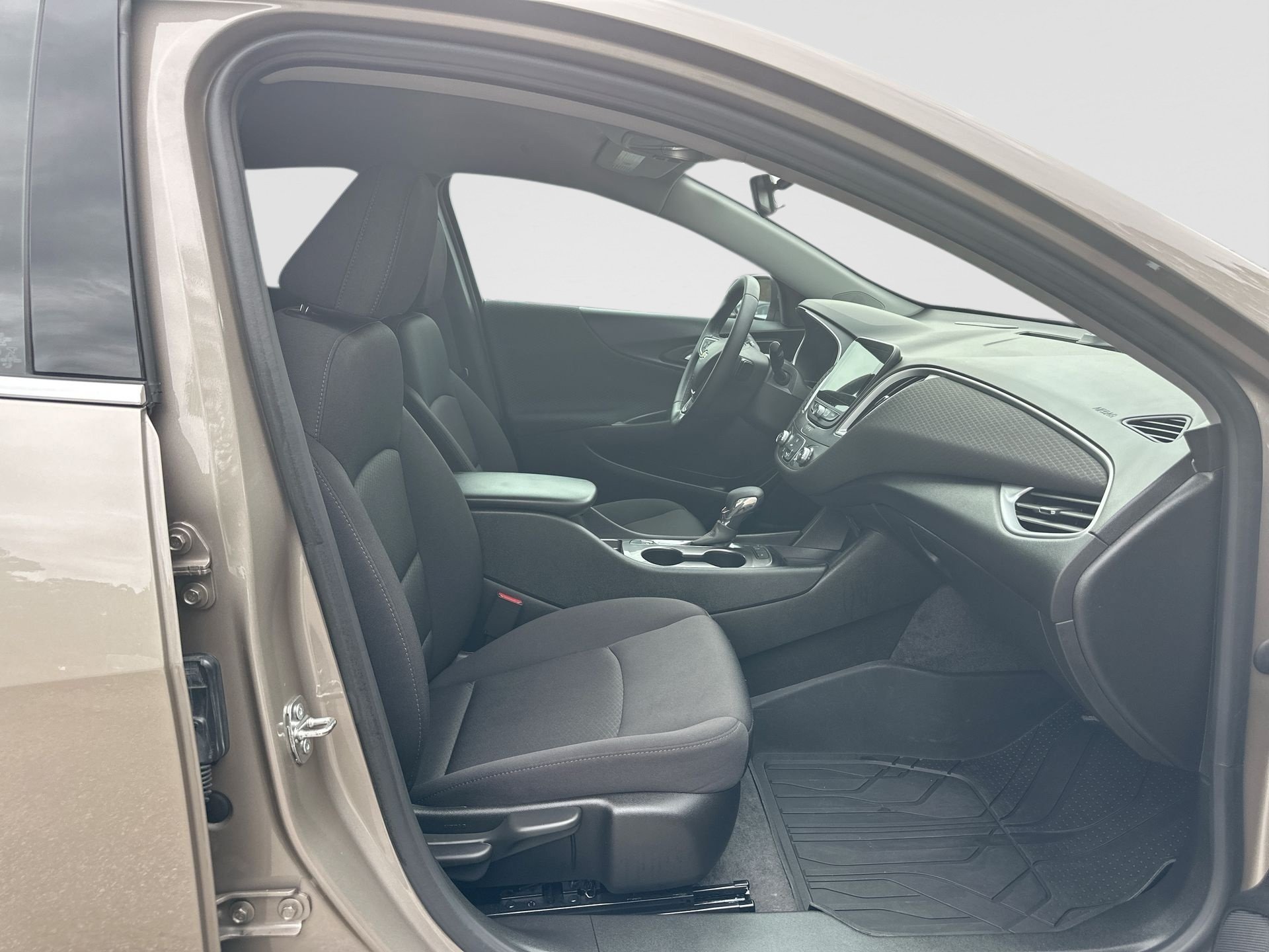 Certified 2024 Chevrolet Malibu RS w/ LPO, Floor Liner Package FWD image 27