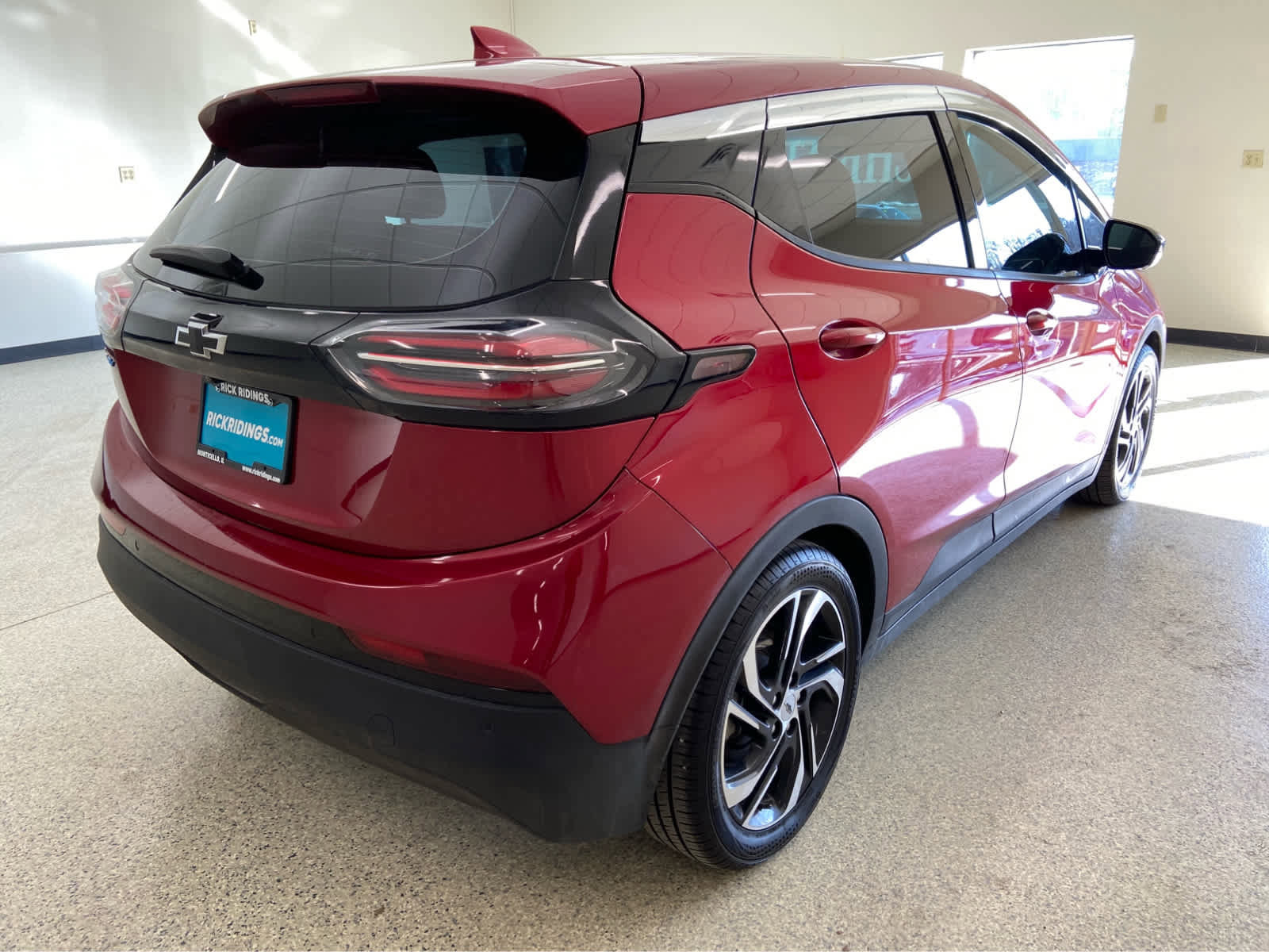 Used 2023 Chevrolet Bolt LT w/ Infotainment Package image 5