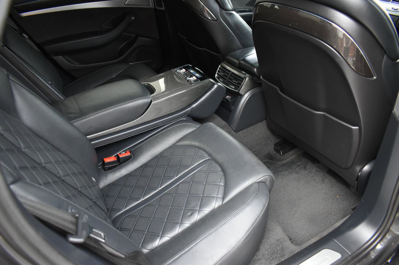 Used 2015 Audi S8 image 30
