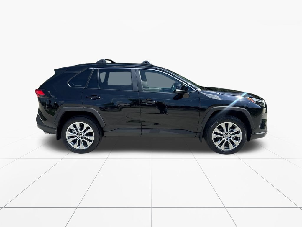 Used 2025 Toyota RAV4 XLE Premium AWD/4WD image 9
