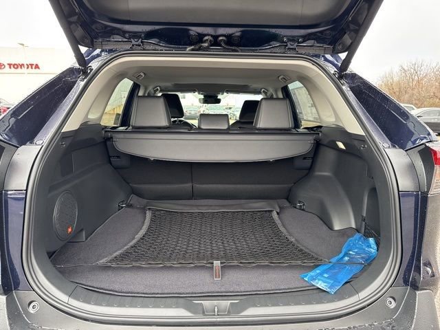 Used 2025 Toyota RAV4 Limited image 27
