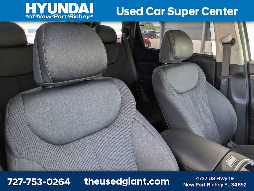 Used 2022 Hyundai Santa Fe XRT FWD image 6