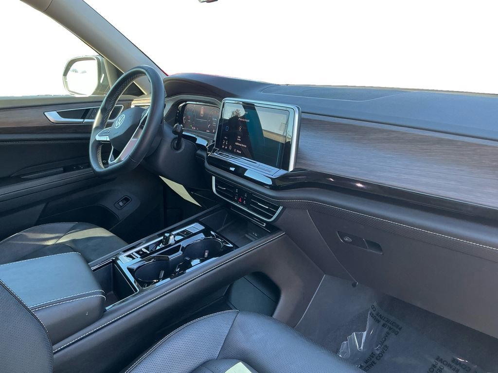 Used 2024 Volkswagen Atlas SEL AWD/4WD image 17