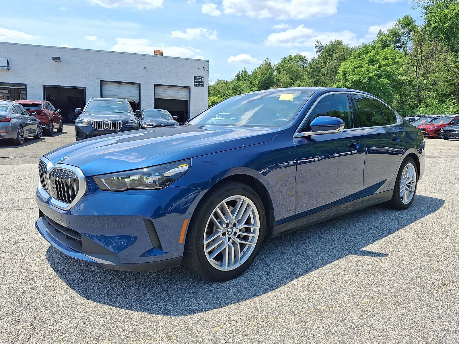 Used 2024 BMW 530i xDrive w/ Premium Package AWD/4WD image 3