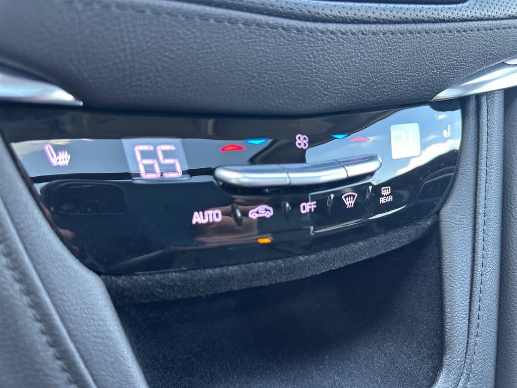 Used 2018 Cadillac XT5 Luxury w/ Driver Awareness Package FWD image 26