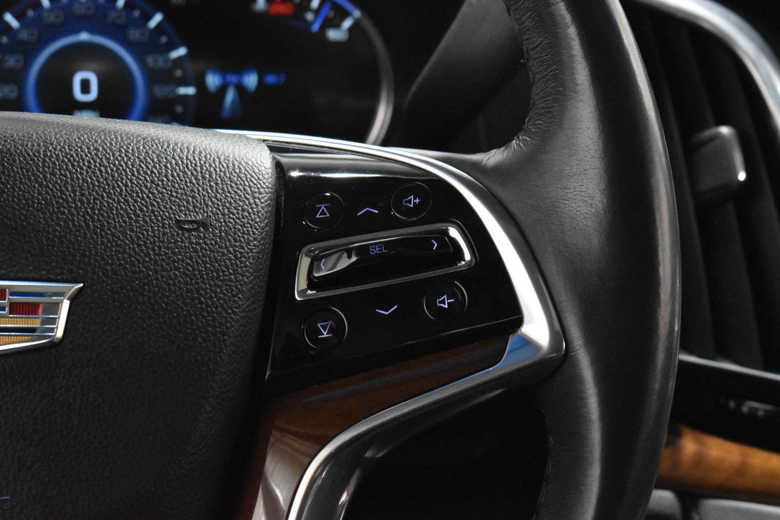 Used 2020 Cadillac Escalade ESV Luxury AWD/4WD image 10
