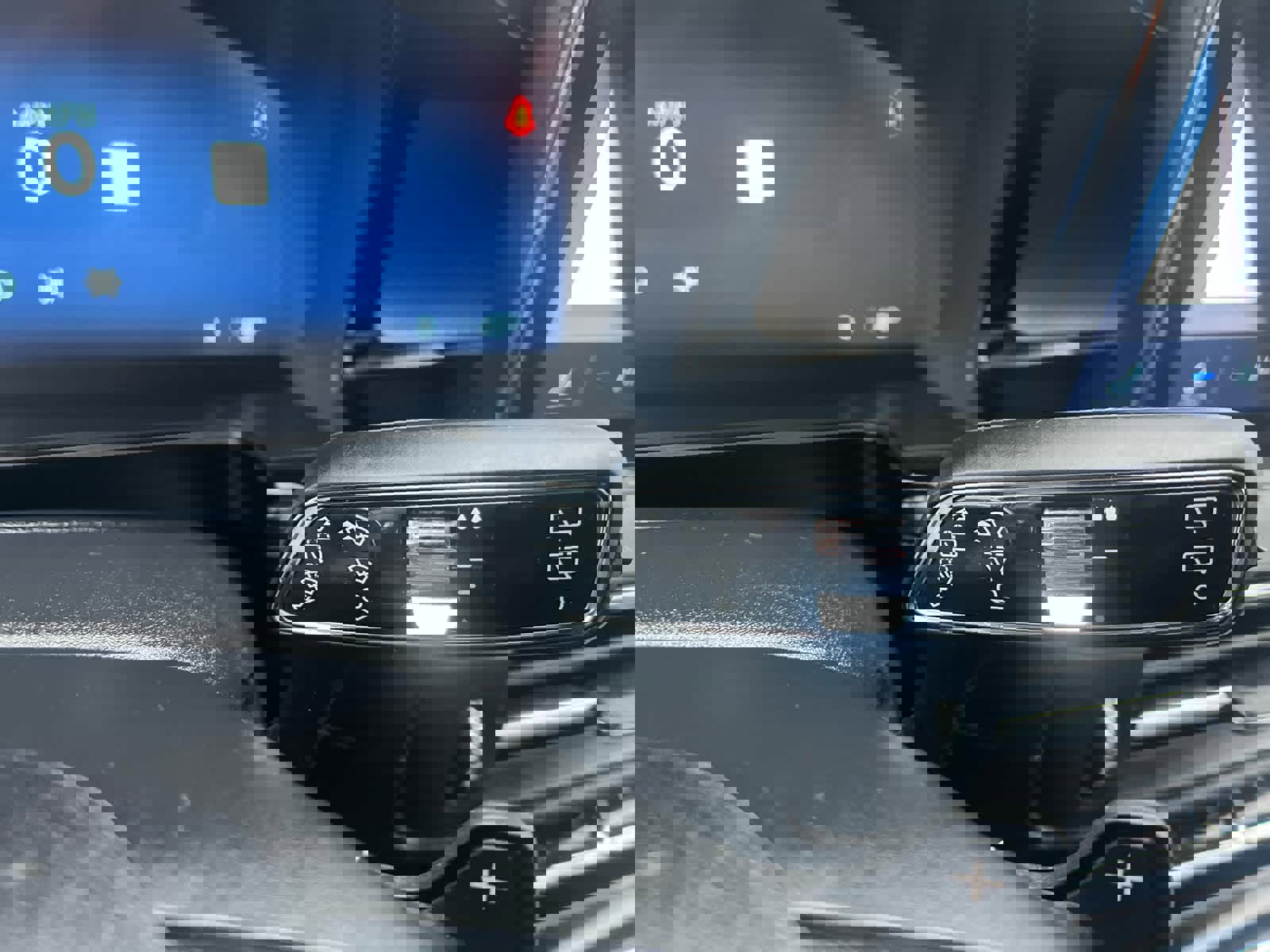 Used 2024 Lincoln Corsair Grand Touring image 37