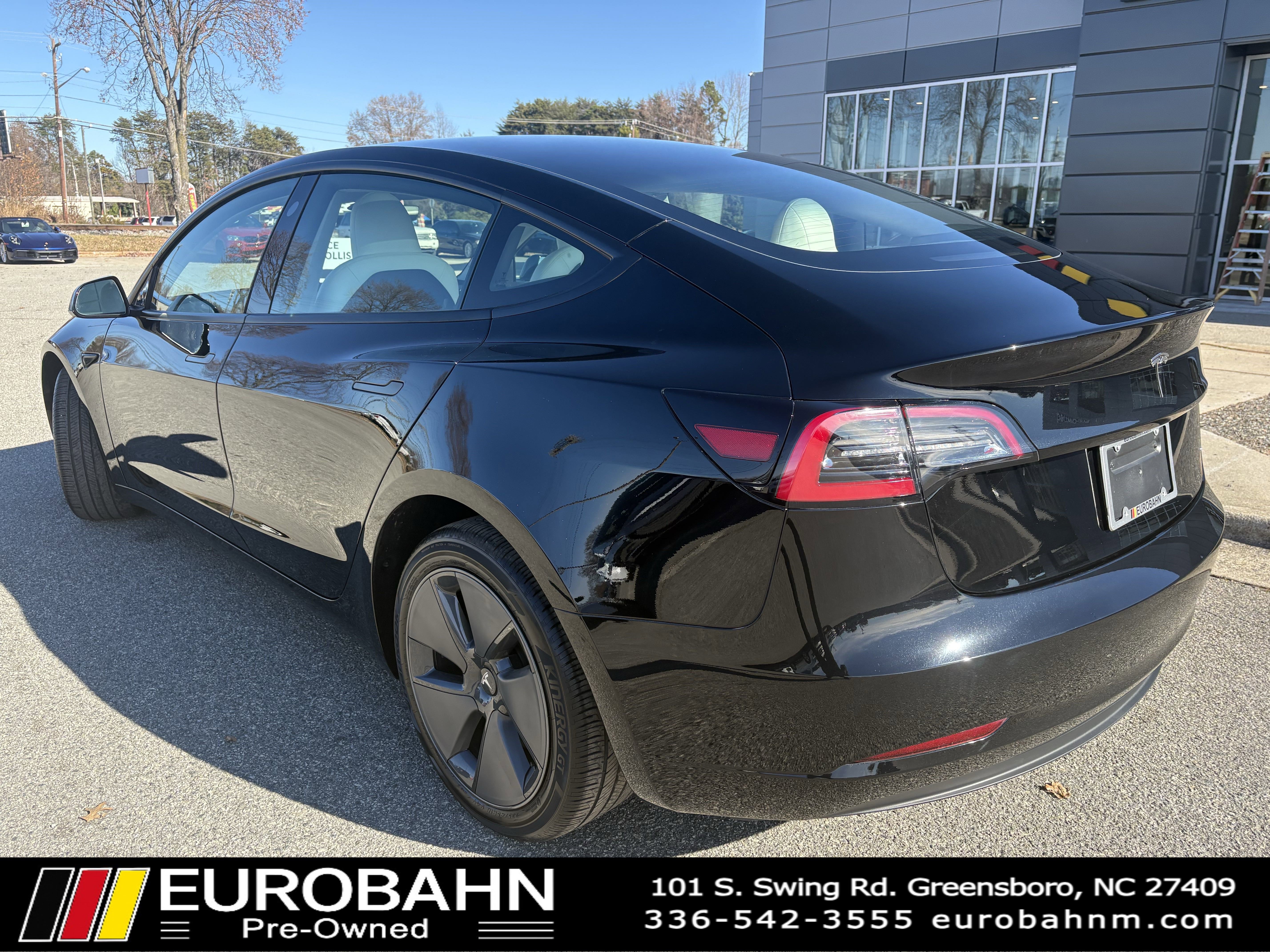 Used 2023 Tesla Model 3 Standard Range image 3