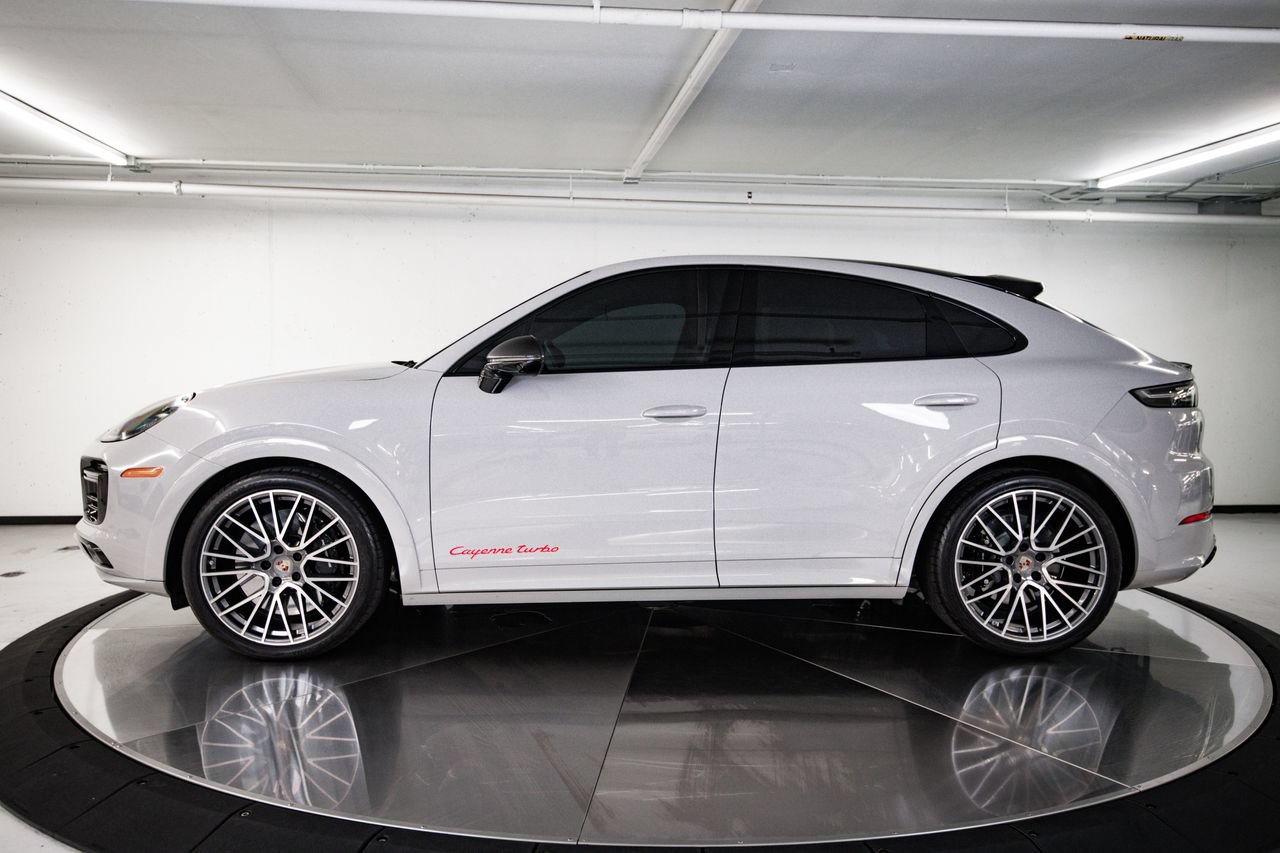 Certified 2022 Porsche Cayenne Turbo AWD/4WD image 2