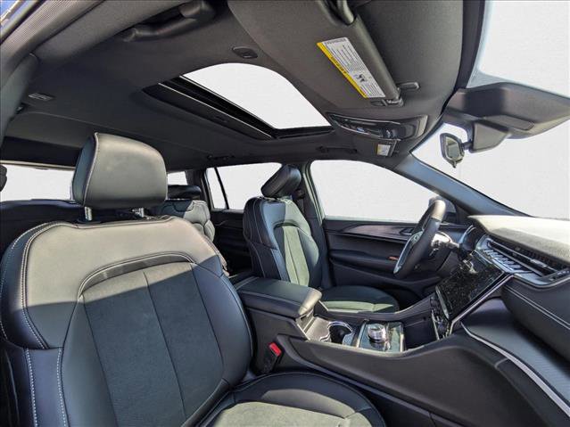 New 2025 Jeep Grand Cherokee L Altitude image 17