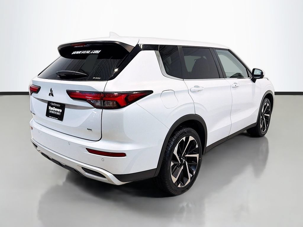 Used 2024 Mitsubishi Outlander SE AWD/4WD image 7