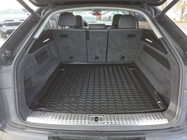 Used 2023 Audi Q8 Premium Plus image 26