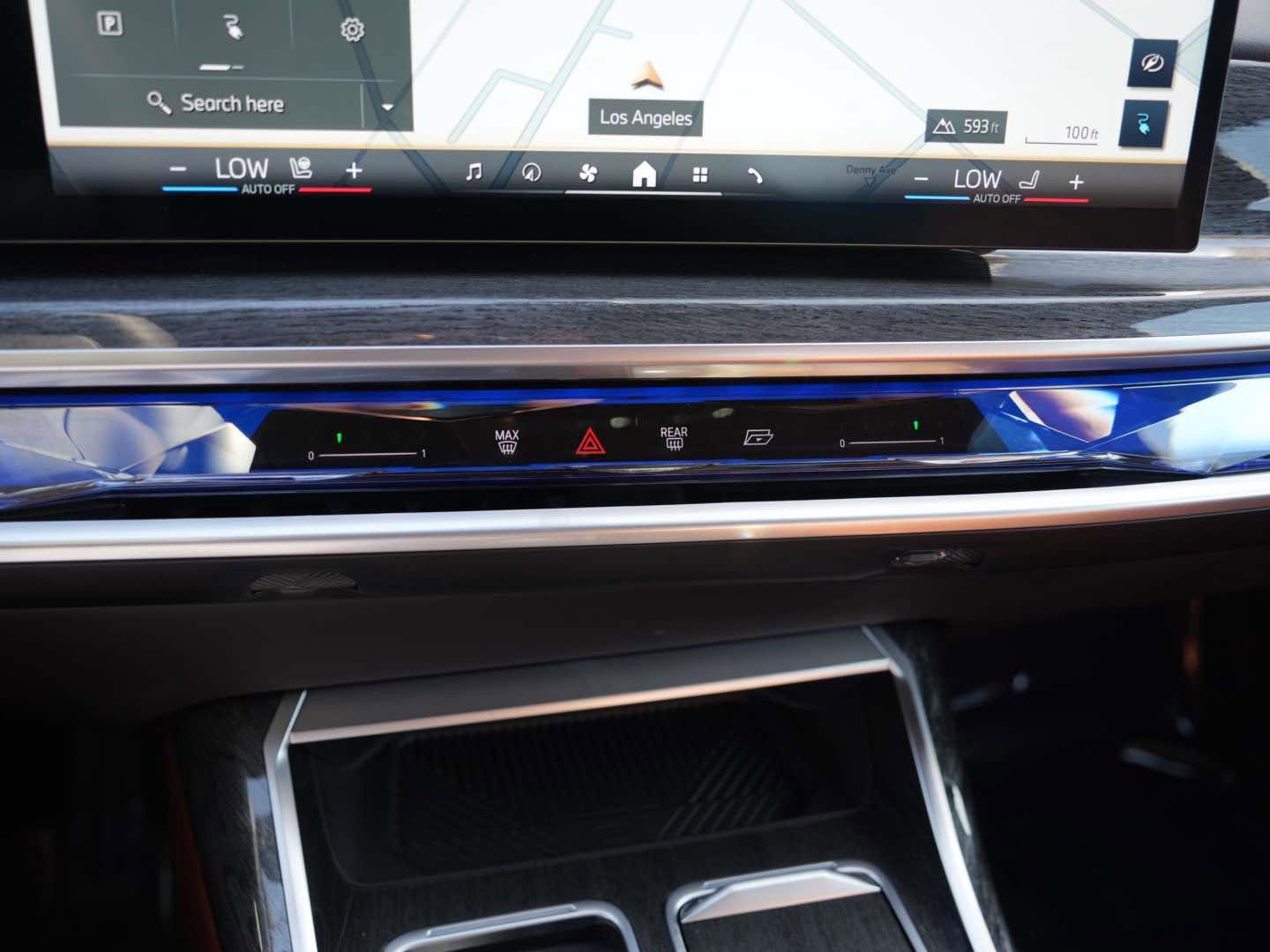 Used 2025 BMW i7 xDrive60 image 21