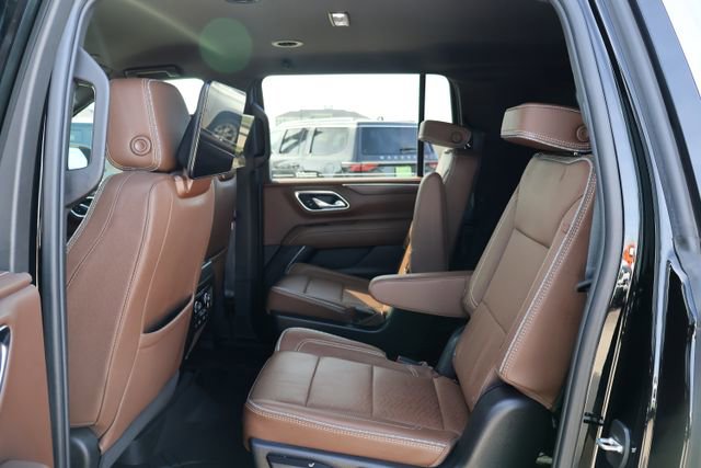 Used 2023 Chevrolet Suburban High Country w/ Max Trailering Package image 10