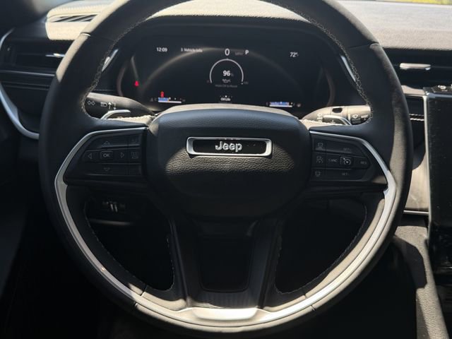 Used 2024 Jeep Grand Cherokee L Altitude RWD image 11