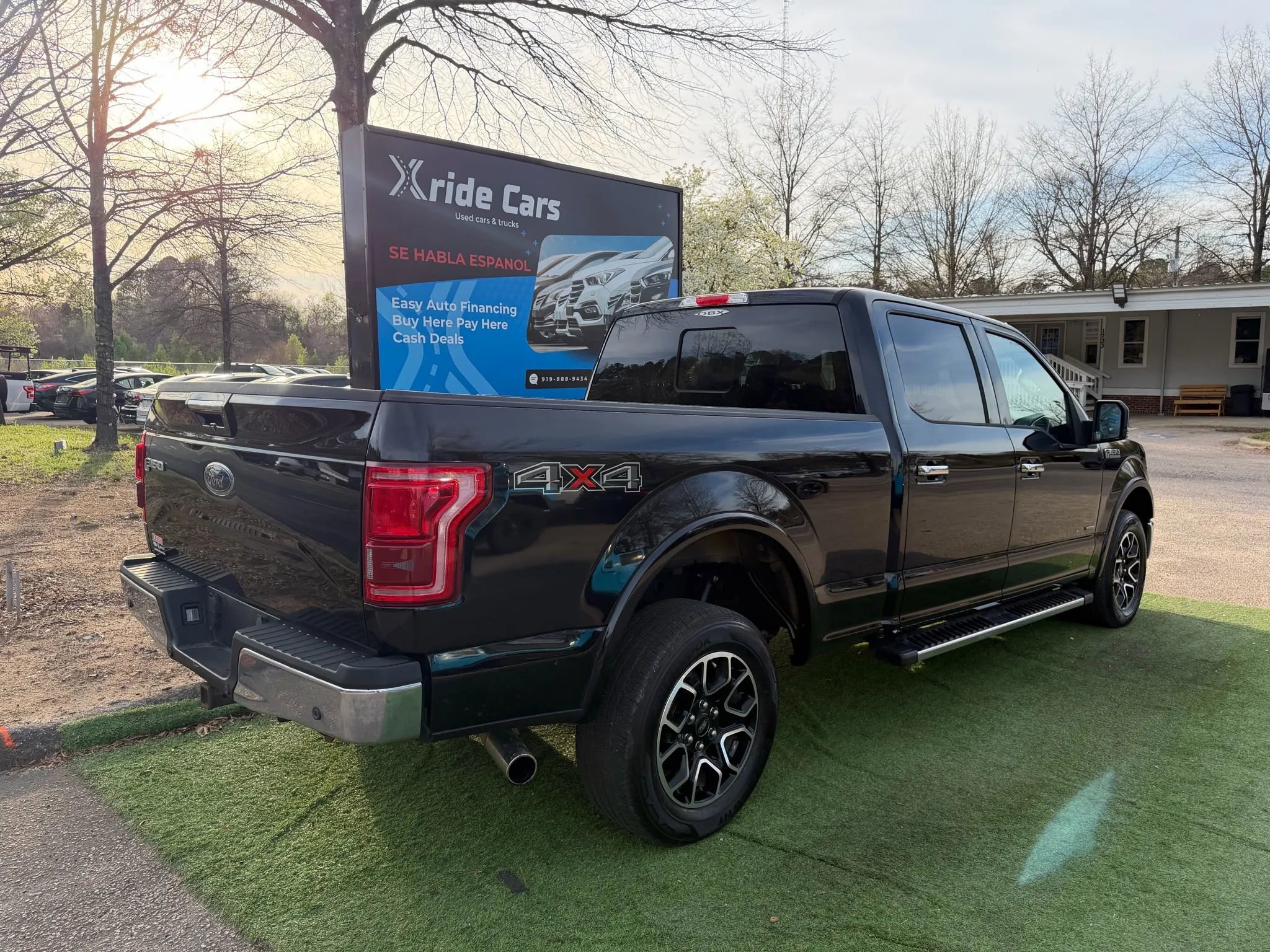Used 2016 Ford F150 Lariat w/ Equipment Group 502A Luxury AWD/4WD image 4