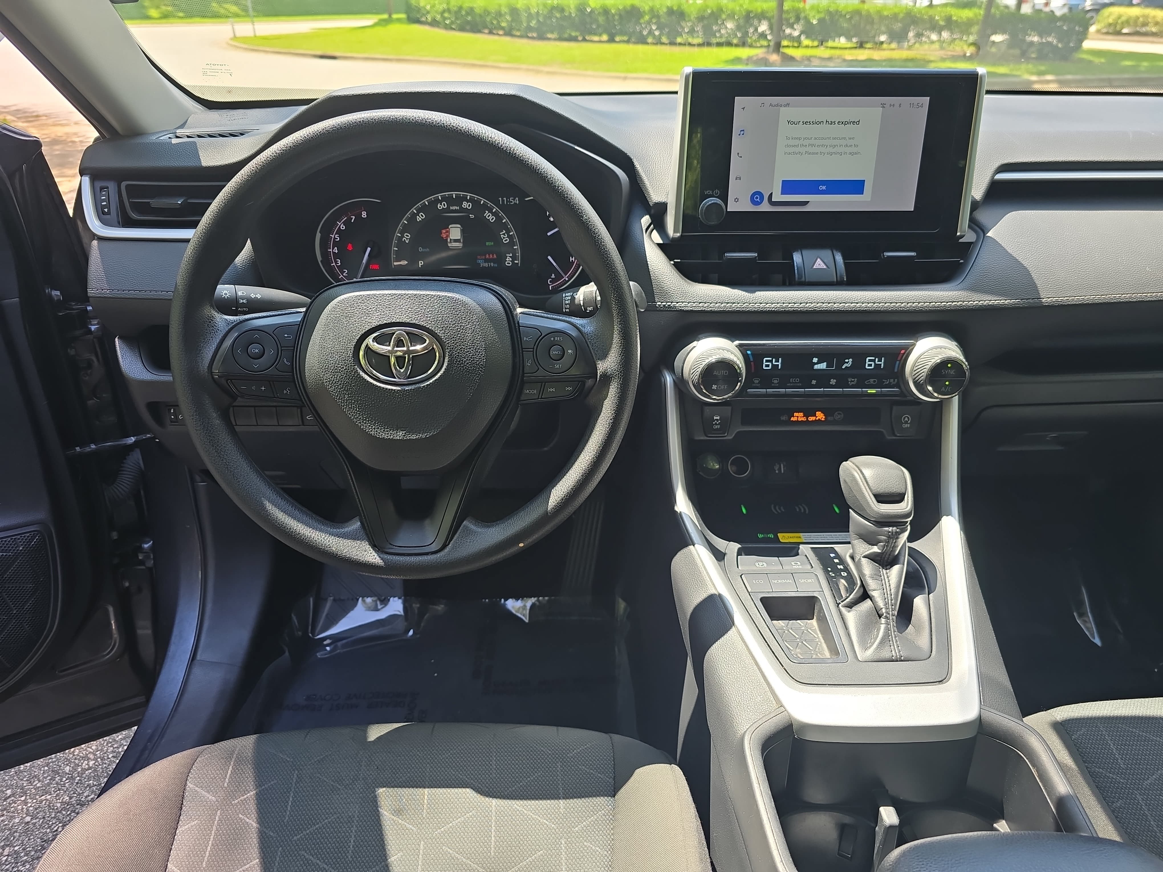 Used 2024 Toyota RAV4 XLE w/ Convenience Package FWD image 17