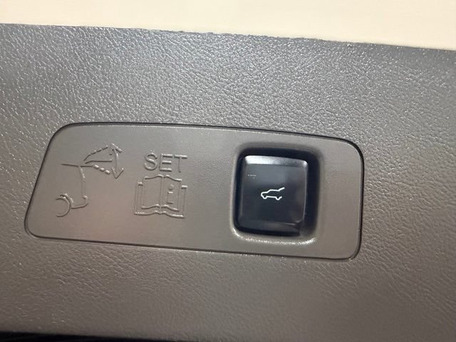 Used 2024 Lincoln Corsair AWD w/ Equipment Group 101A image 22