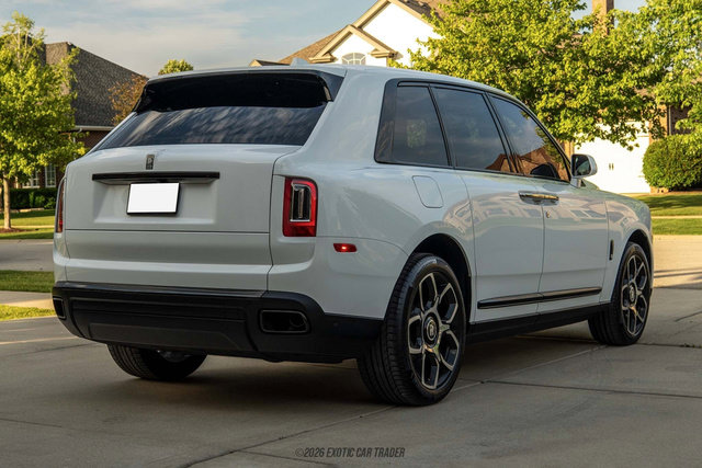 Used 2023 Rolls-Royce Cullinan Black Badge AWD/4WD image 8