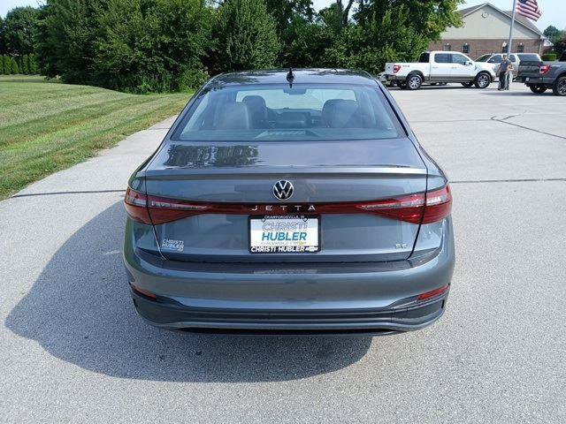 Used 2025 Volkswagen Jetta SE image 4