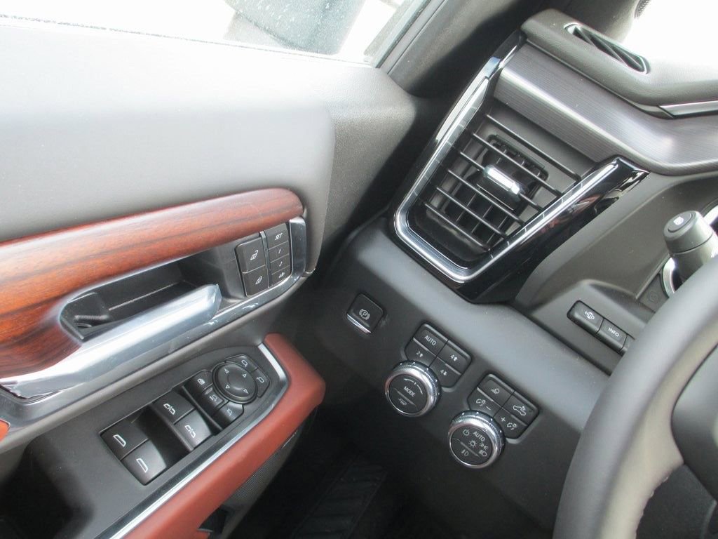 New 2026 GMC Sierra 2500 Denali Ultimate AWD/4WD image 17