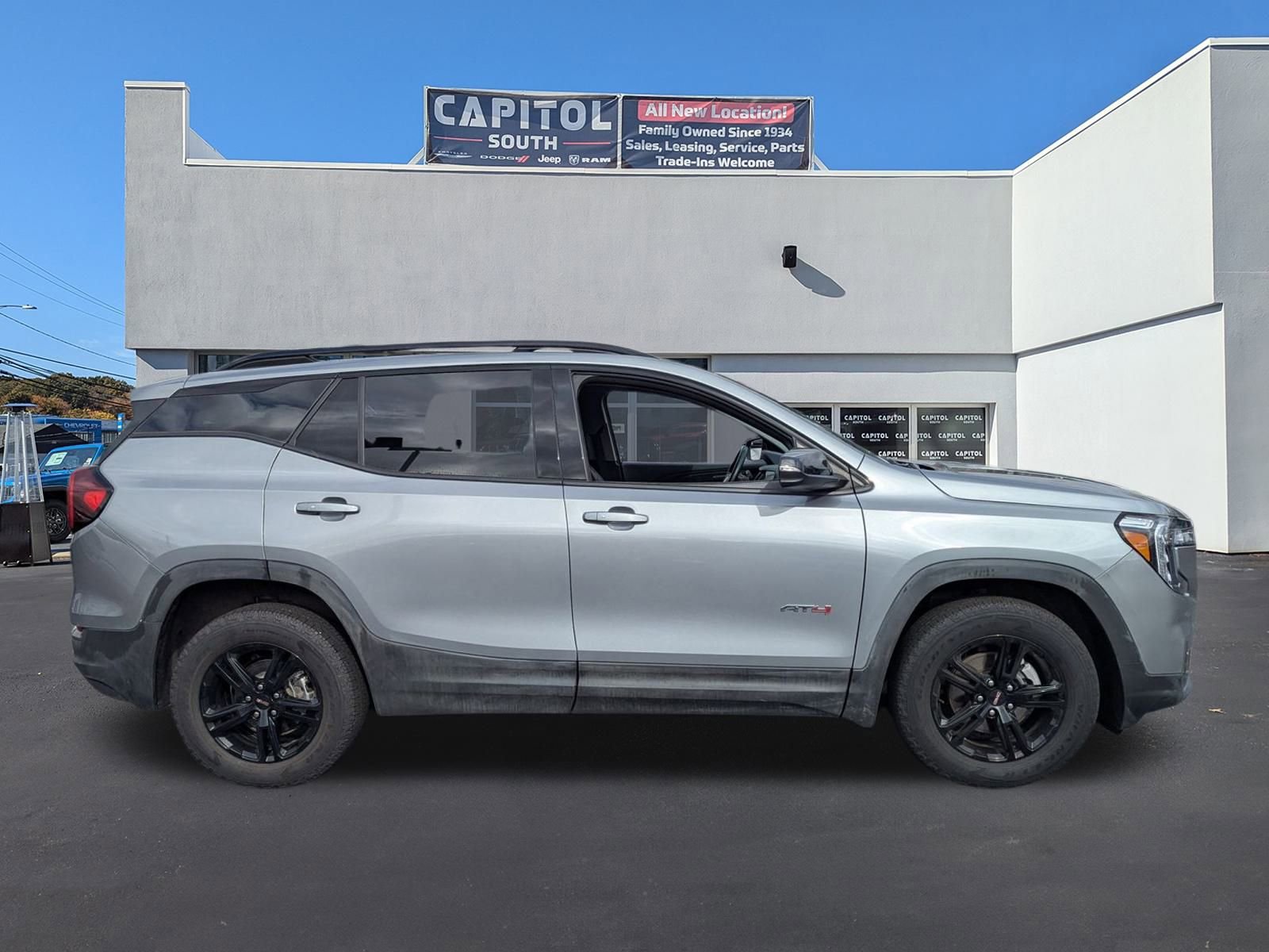 Used 2023 GMC Terrain AT4 image 2