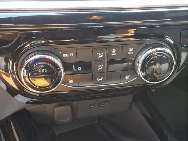 Used 2024 Chevrolet Trax RS w/ Sunroof Package image 8