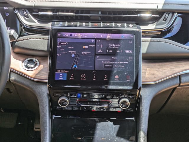 Used 2023 Jeep Grand Cherokee Summit w/ Advanced Protech Group IV AWD/4WD image 22