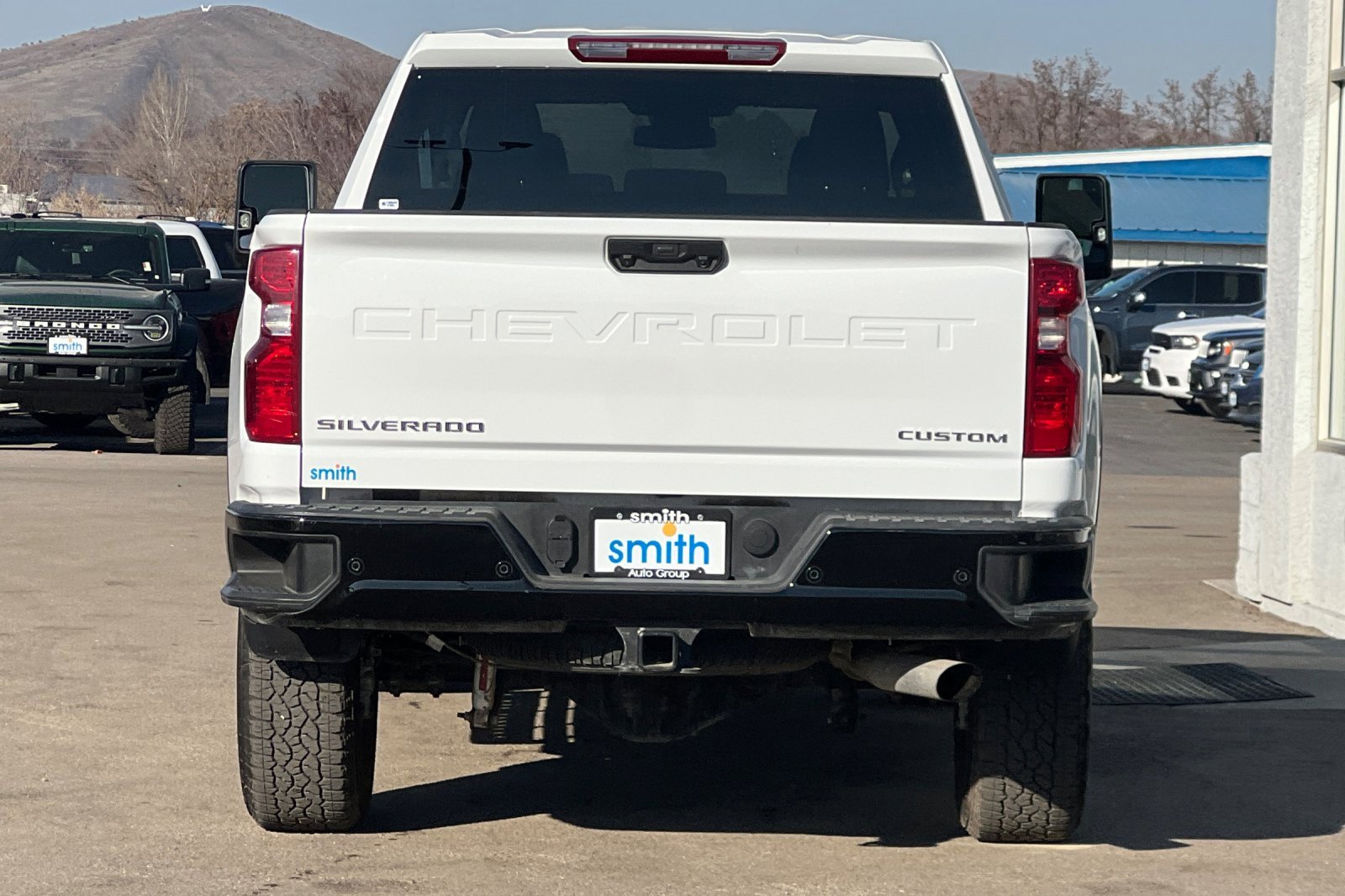 Used 2024 Chevrolet Silverado 2500 Custom w/ Custom Value Package image 4