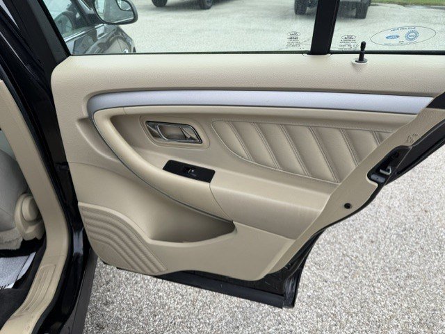Certified 2018 Ford Taurus SE FWD image 28